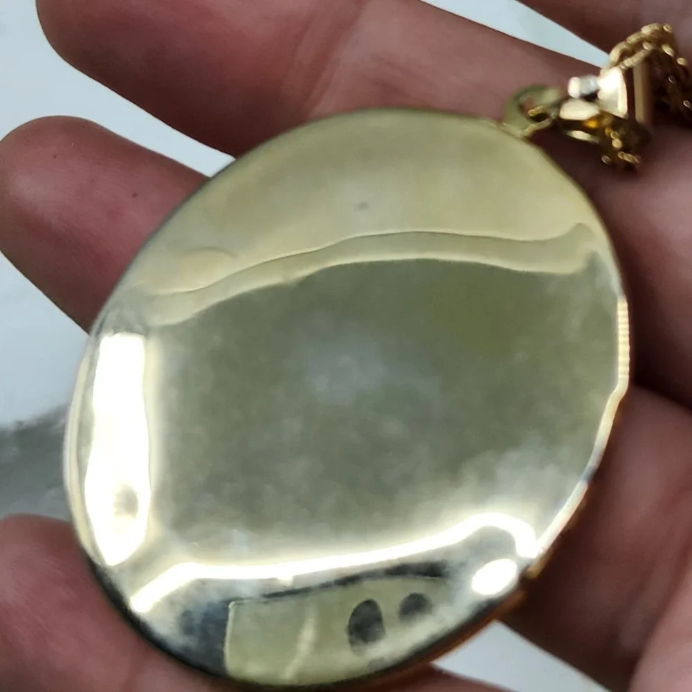 N/A gold tone